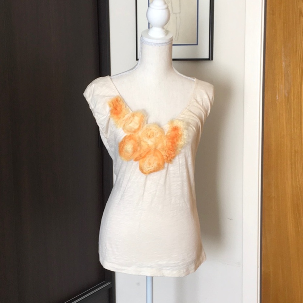 Deletta cotton top with flower embellishment